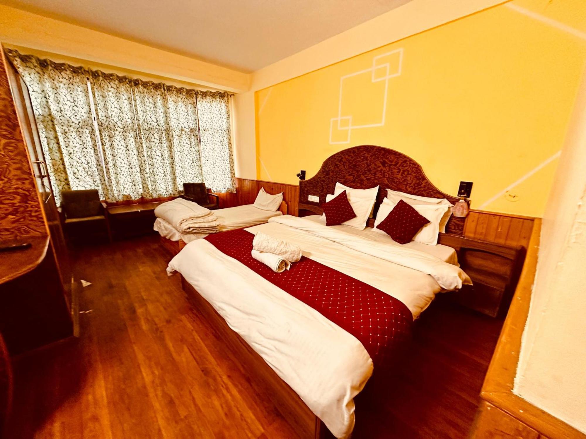 Hotel D Kanchan Manali Esterno foto