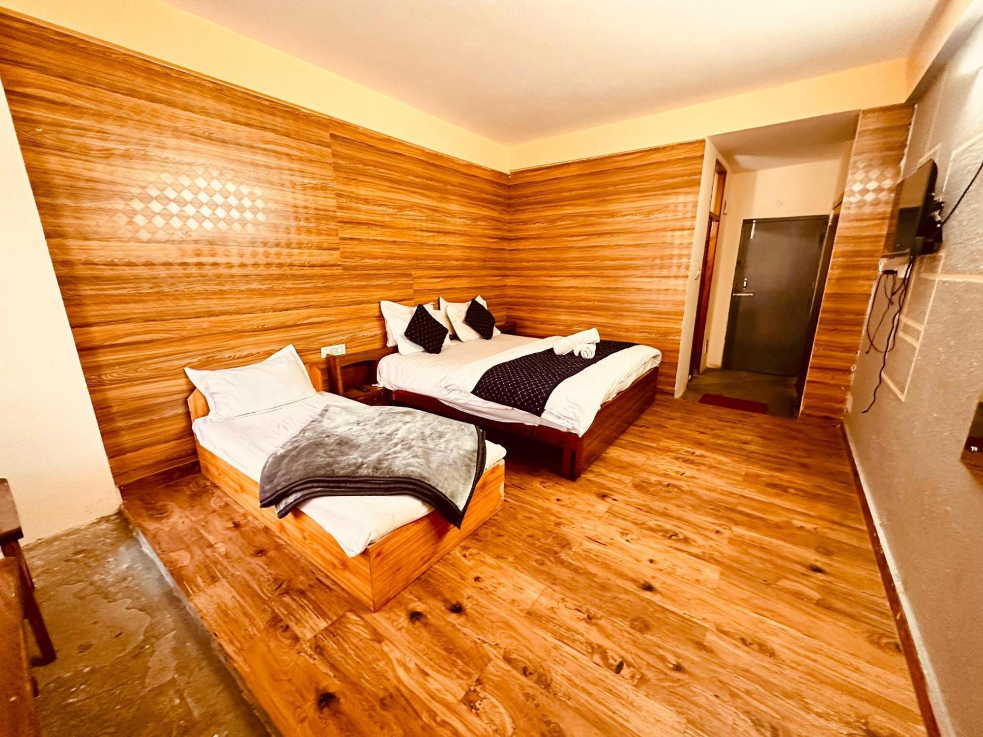 Hotel D Kanchan Manali Esterno foto