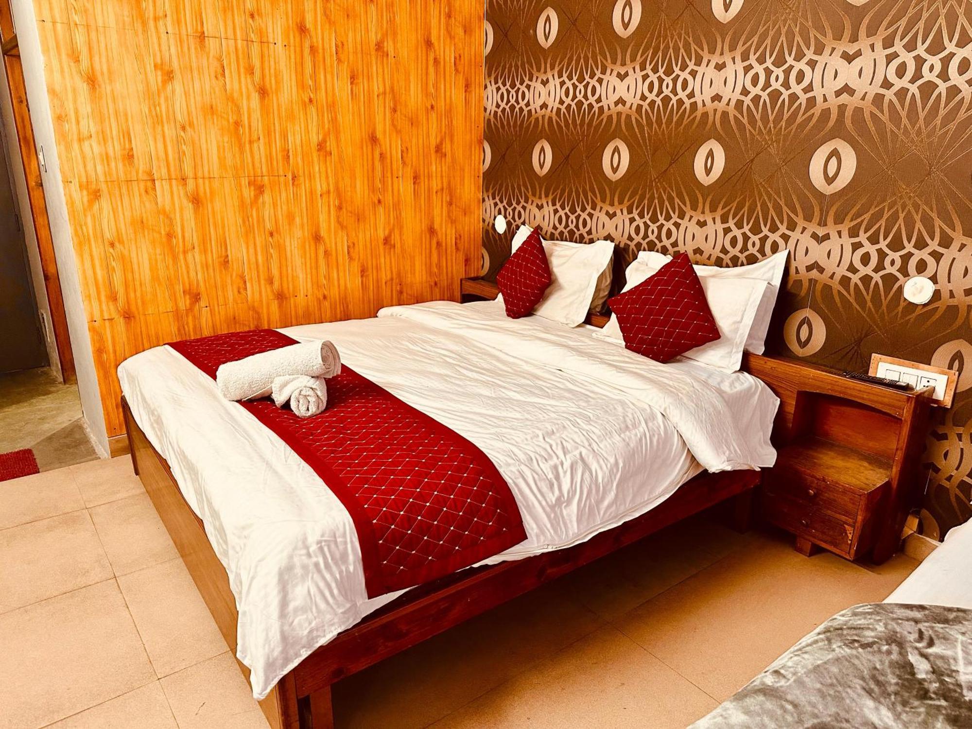 Hotel D Kanchan Manali Esterno foto